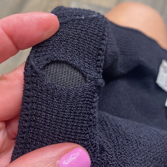 St.John basics black crop knit pants size 10 - Picture 9 of 9